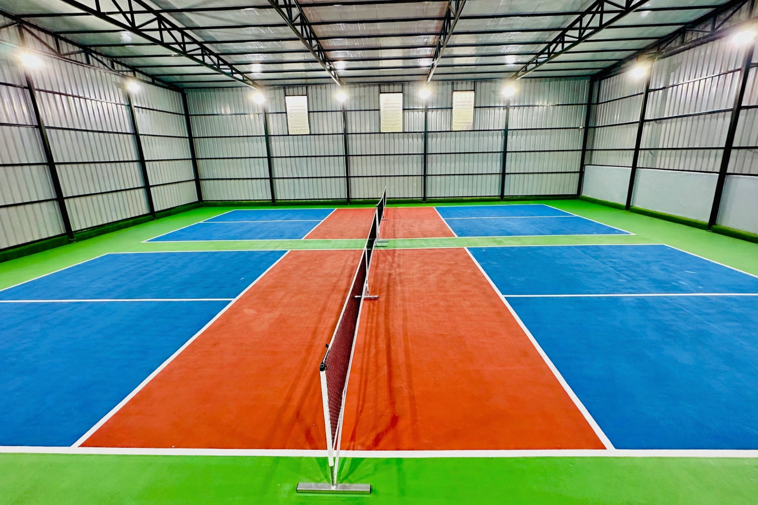 Pickleball paddle